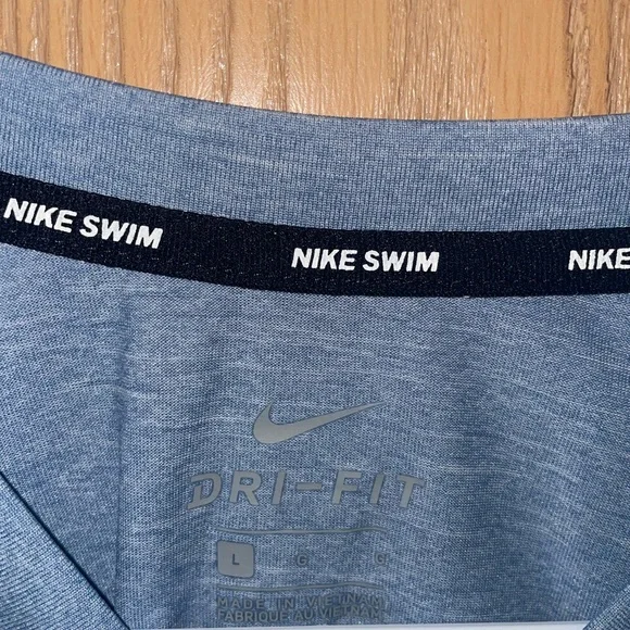 Nike Dri Fit Swim Shirt Men’s L - Picture 3 of 3